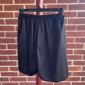 Vanity Fair Black Nylon Half Slip Size 18